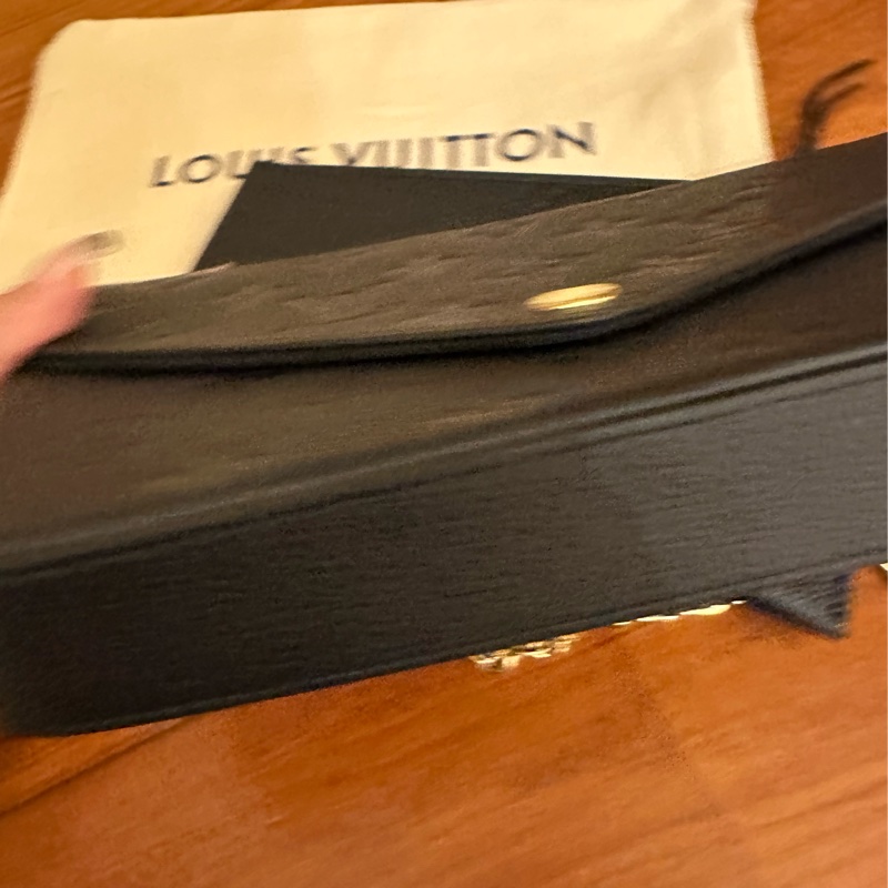 Lv黑壓紋三合一超好用斜背包-3