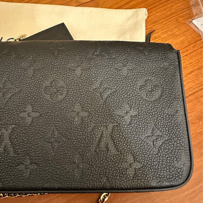 Lv黑壓紋三合一超好用斜背包-6