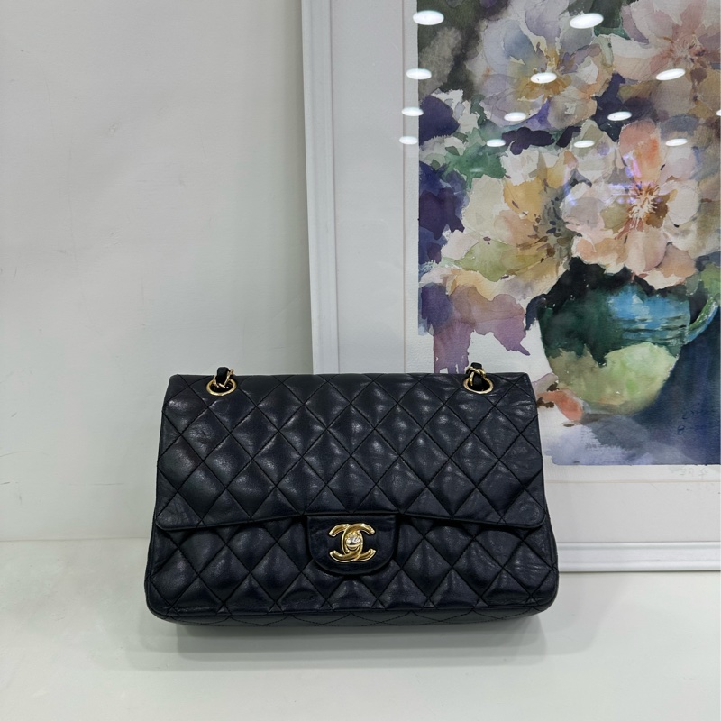 Chanel 香奈兒 中號 Cf 黑金羊皮菱格紋雙蓋紅內，13開 無卡，原廠成色-1