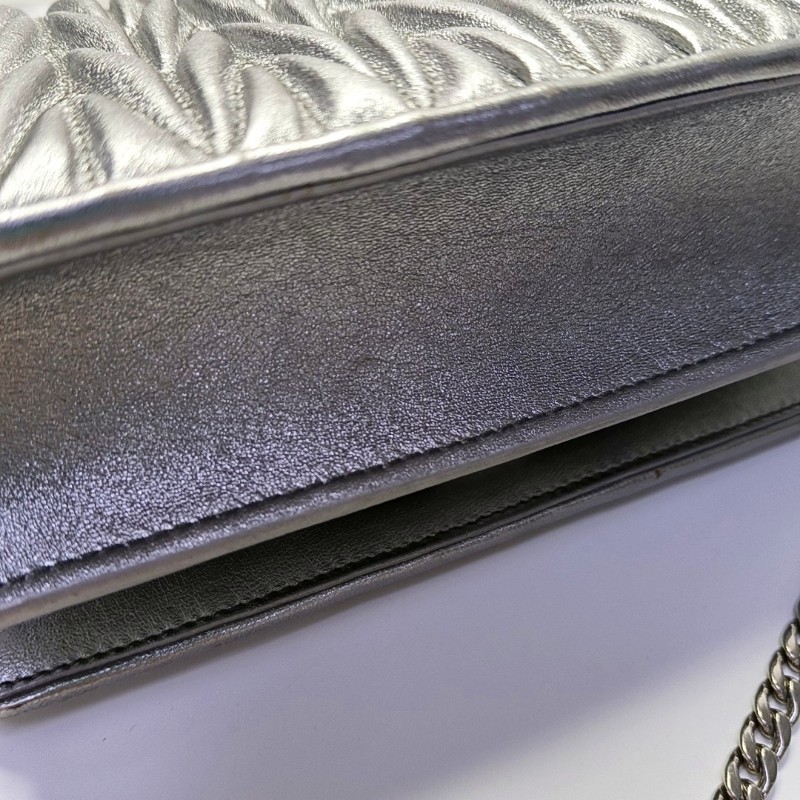 Miu Miu銀色羊皮絎縫單肩包 銀色五金 可拆卸肩帶-14