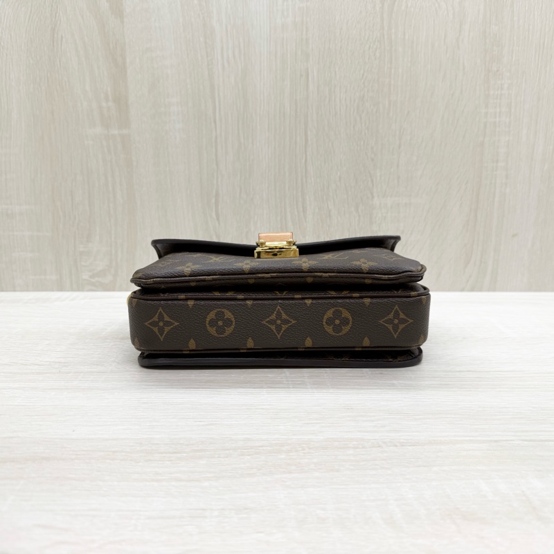 LV原花橫板East West郵差包M46279-5