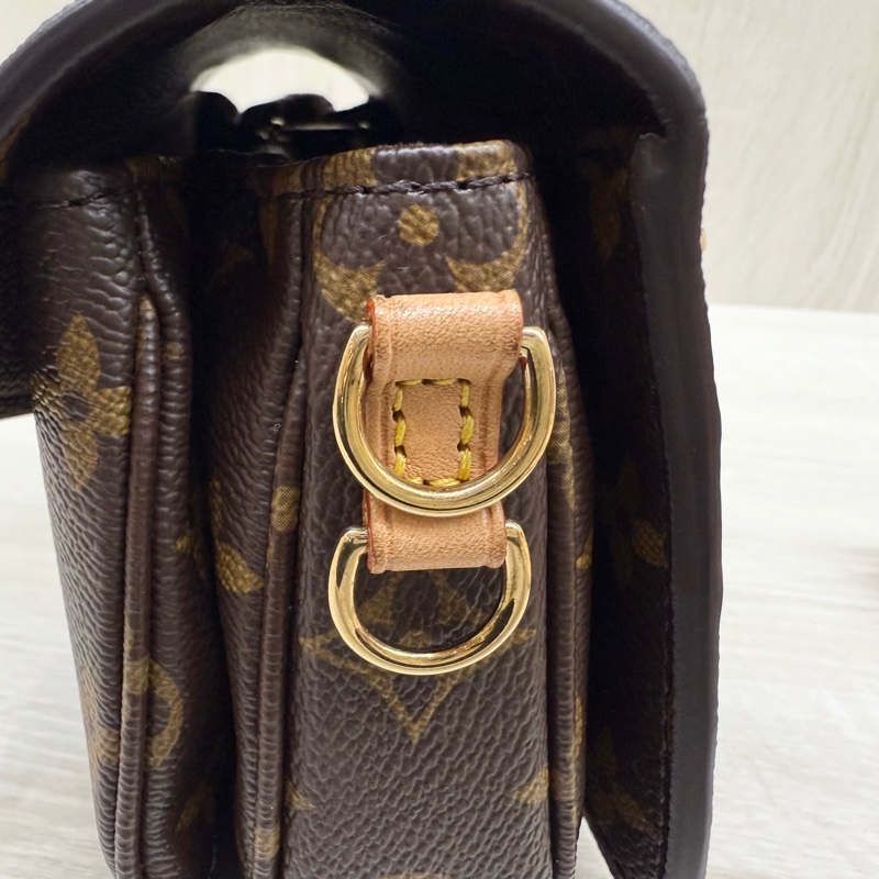 LV原花橫板East West郵差包M46279-18