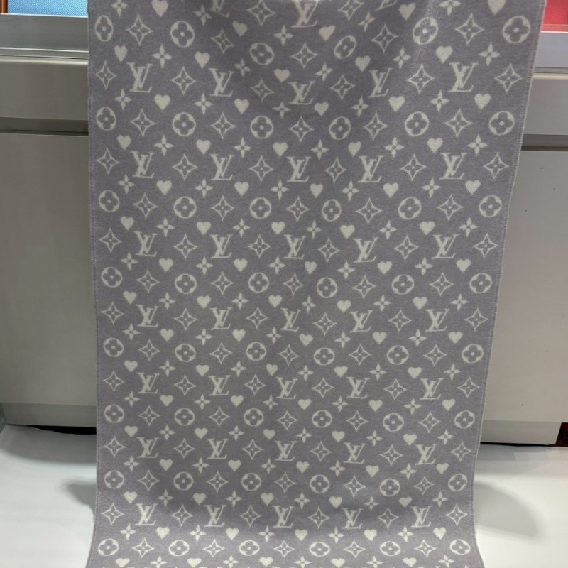 LV 灰白愛心老花 Cashmere 圍巾 M77641-0