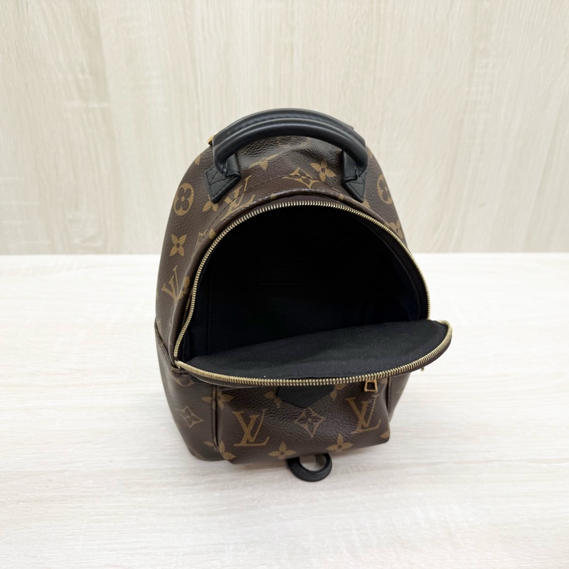 LV原花拼黑色皮革Palm Springs Mini小書包M44873-10