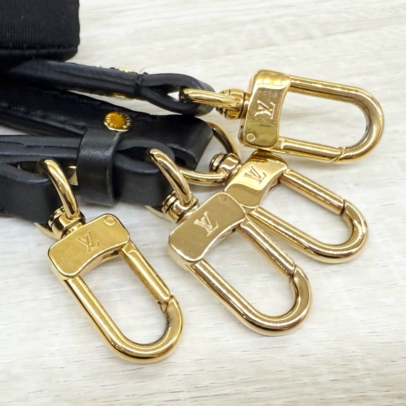 LV原花拼黑色皮革Palm Springs Mini小書包M44873-13