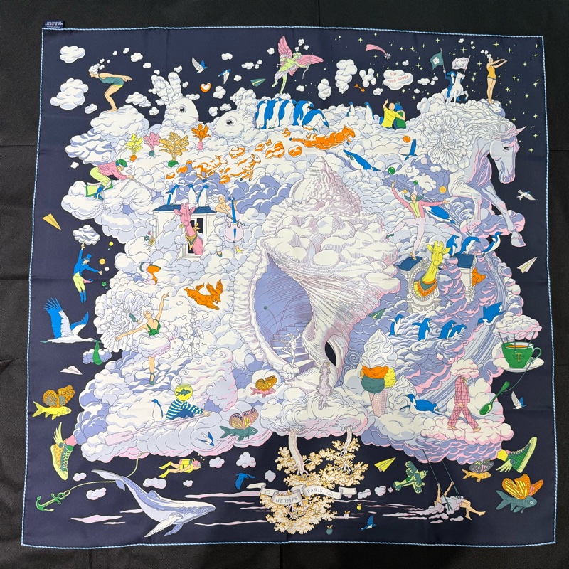 Hermes深藍雙兔天使飛馬動物系列淺藍橫條滾邊90x90披巾-3