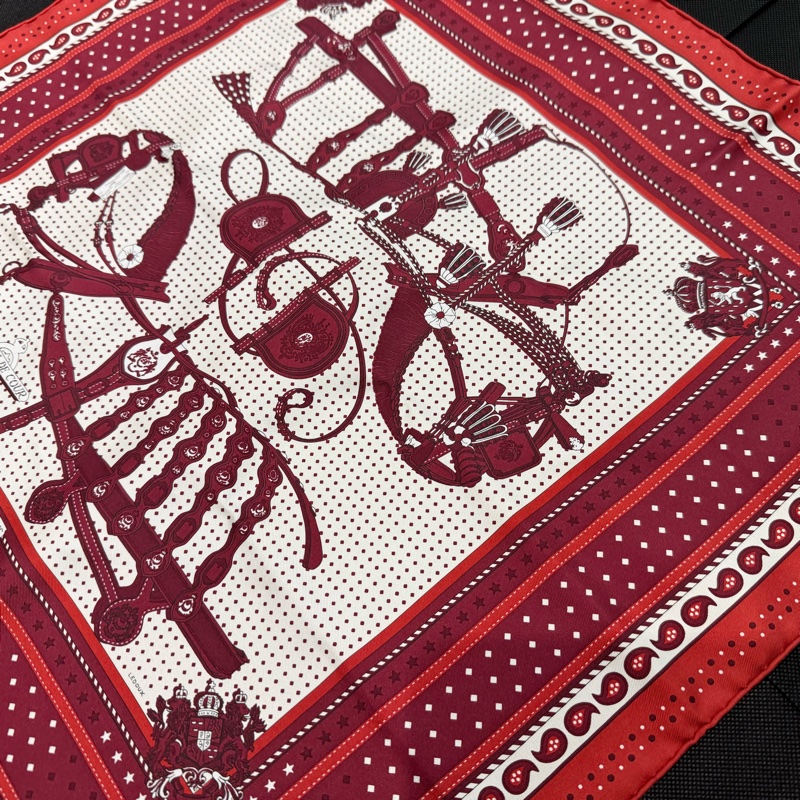 HERMES紅底白面馬具圖Harnais de cour絲巾55cm-3