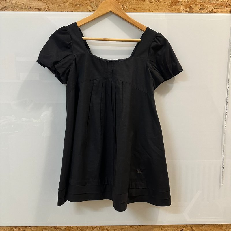 【美收精品】BURBERRY 黑色短袖 4-219【隔月月中將轉賣至日本 上架期限30天】-0