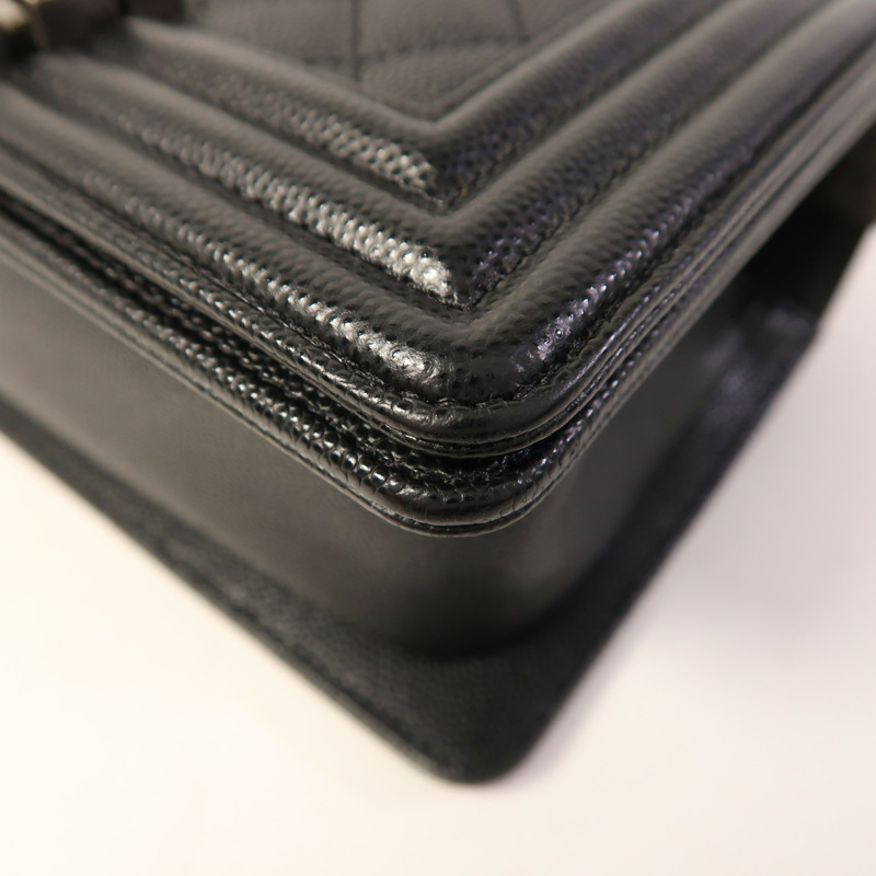 CHANEL 牛皮皮革Boy 20銀扣鏈帶肩背袋-11