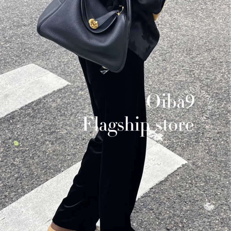 全新HERMES黑色金釦89 NOIR Lindy26肩背包-15