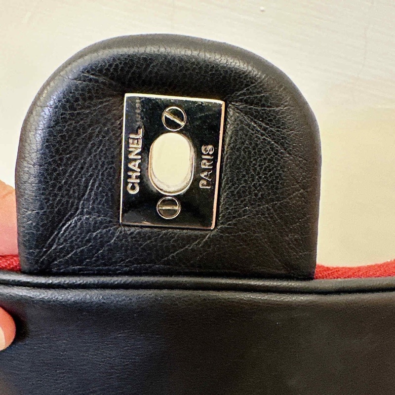 Chanel 牛皮洞洞季節款肩背包 #讓藏45800 #超甜 附上背帶也可以斜背 正常使用痕跡 #大容量超好用也輕 成色配色很美 又帥又颯 百-5