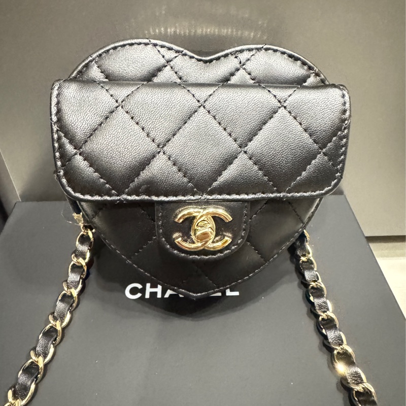 Chanel 25K 愛心腰包-6