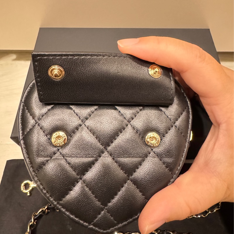 Chanel 25K 愛心腰包-9