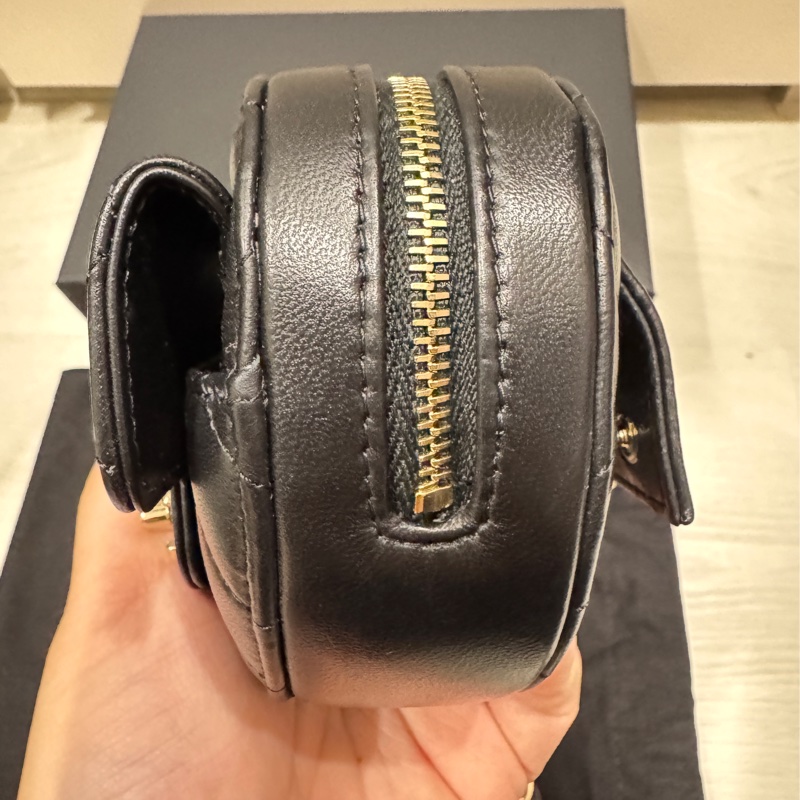 Chanel 25K 愛心腰包-12