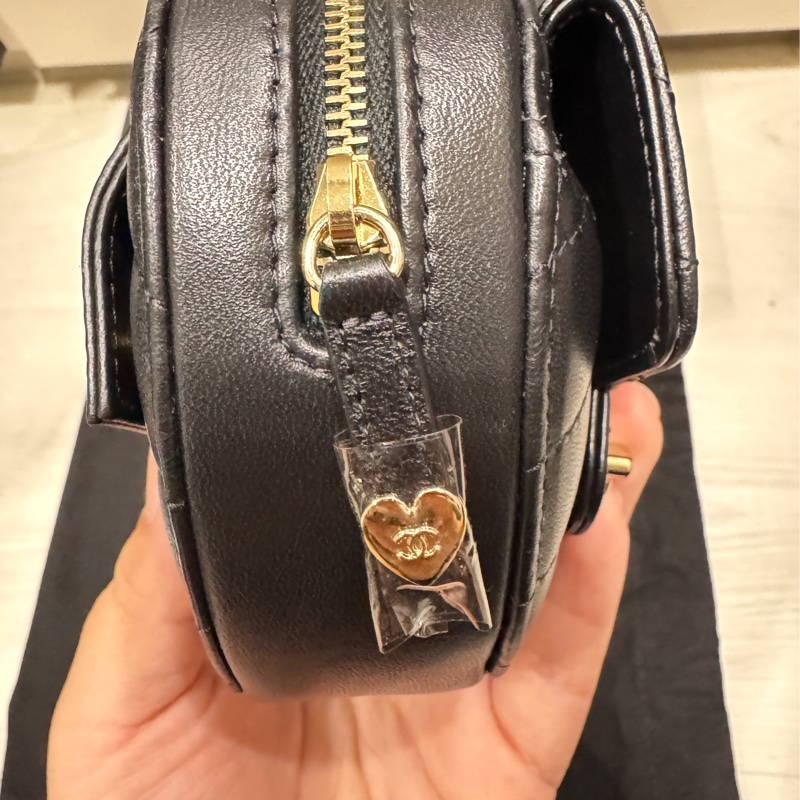 Chanel 25K 愛心腰包-13