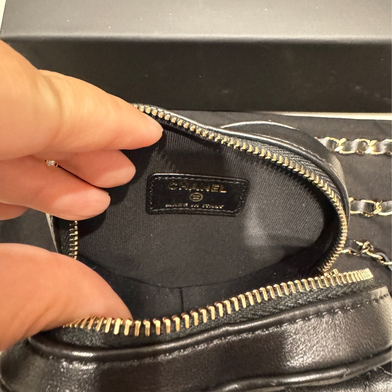 Chanel 25K 愛心腰包-15
