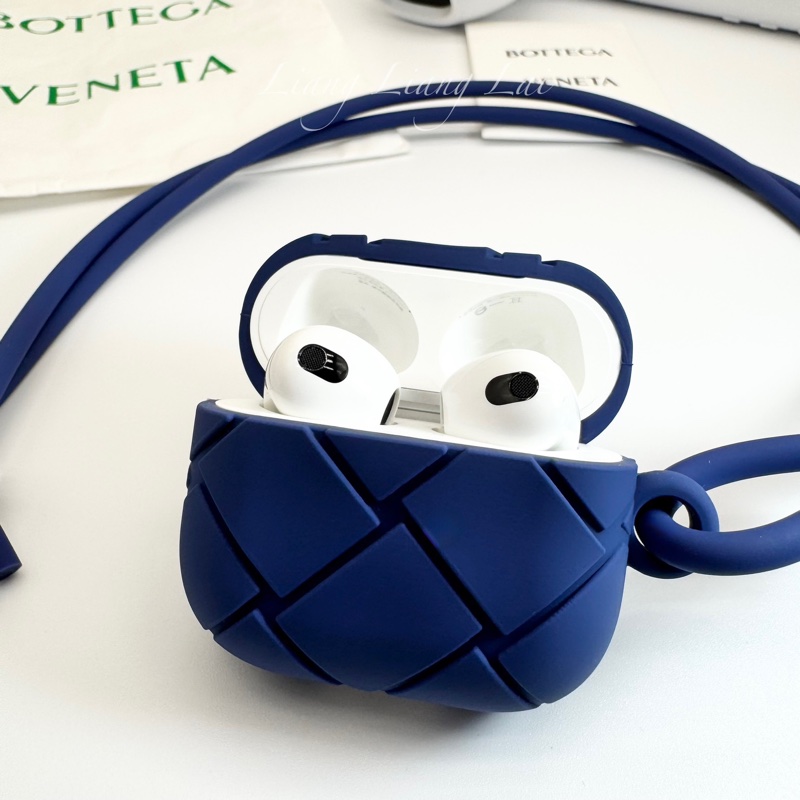 BOTTEGA VENETA BV 寶緹嘉 橡膠壓紋Airpods耳機套|耳機殼(深藍色)-5