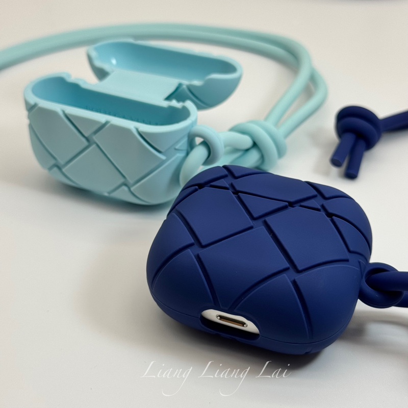 BOTTEGA VENETA BV 寶緹嘉 橡膠壓紋Airpods耳機套|耳機殼(深藍色)-6