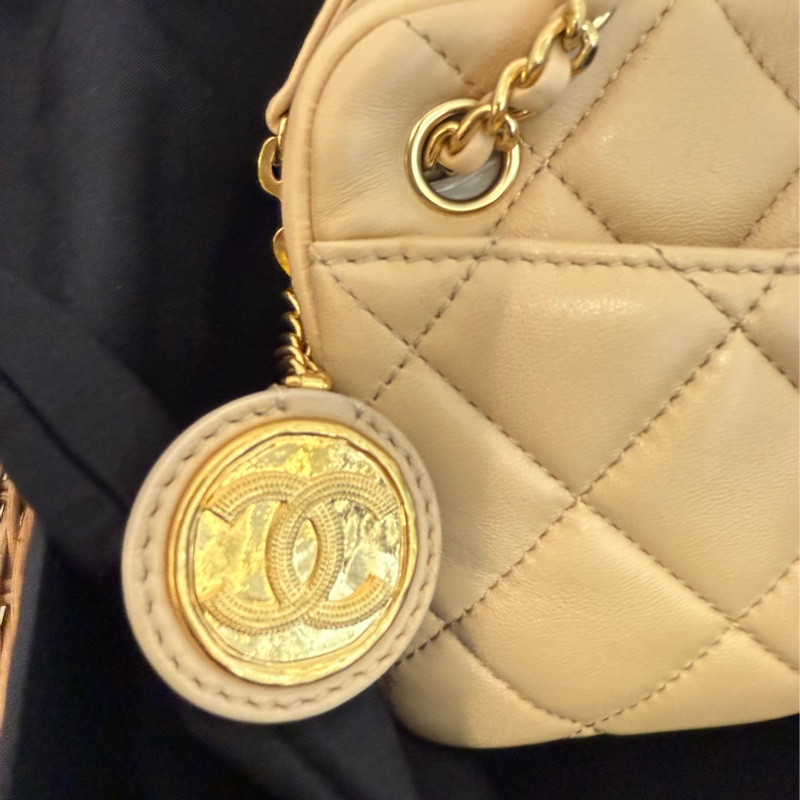 近新CHANEL米色小羊皮金釦金幣雙鏈兩用相機包AS5190-2