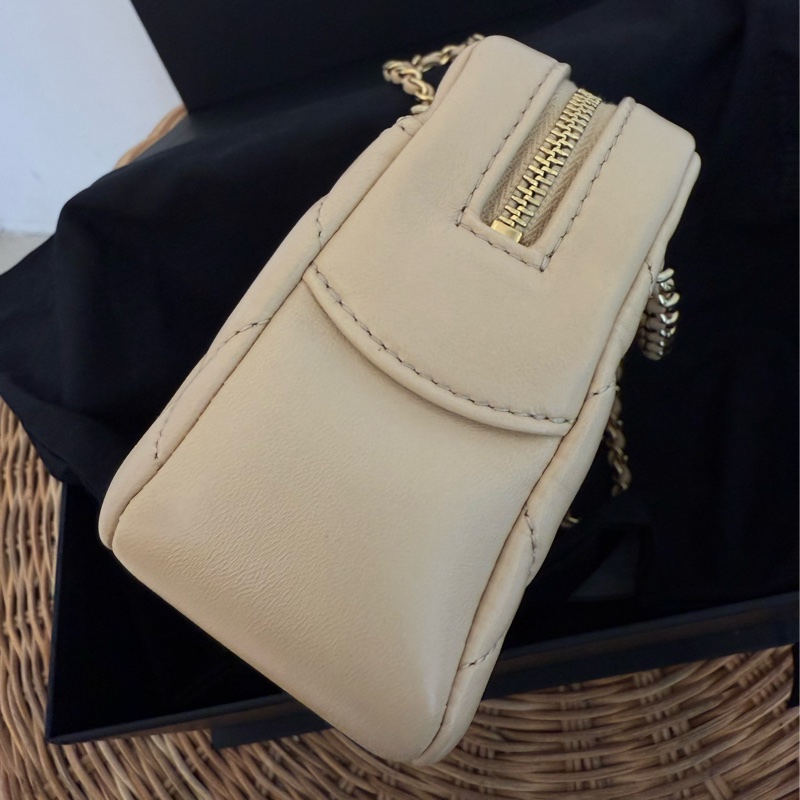 近新CHANEL米色小羊皮金釦金幣雙鏈兩用相機包AS5190-7