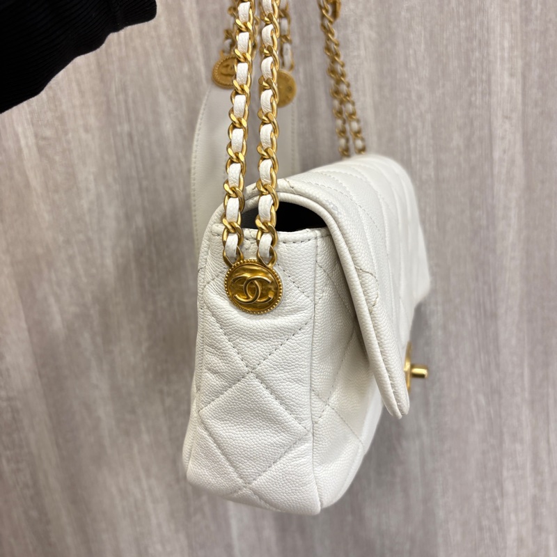 Chanel 白荔枝牛皮金幣口蓋包-2