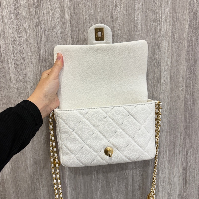 Chanel 白荔枝牛皮金幣口蓋包-5