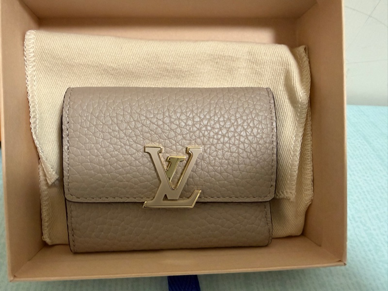全新 LV Capucines xs 錢包-5