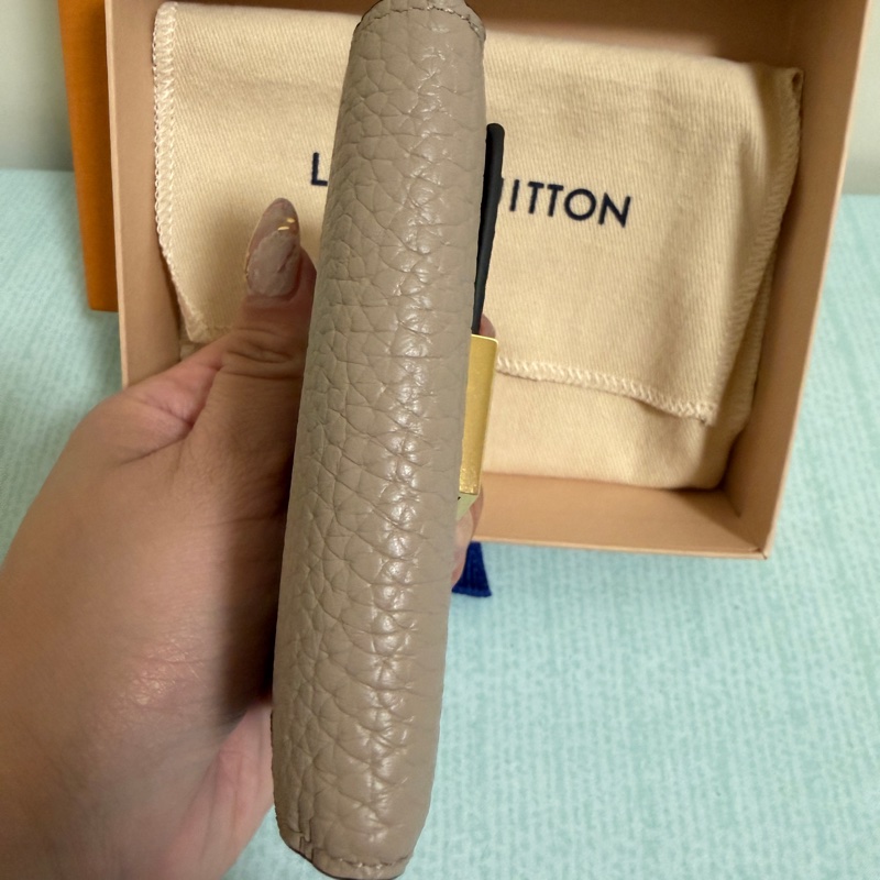 全新 LV Capucines xs 錢包-7