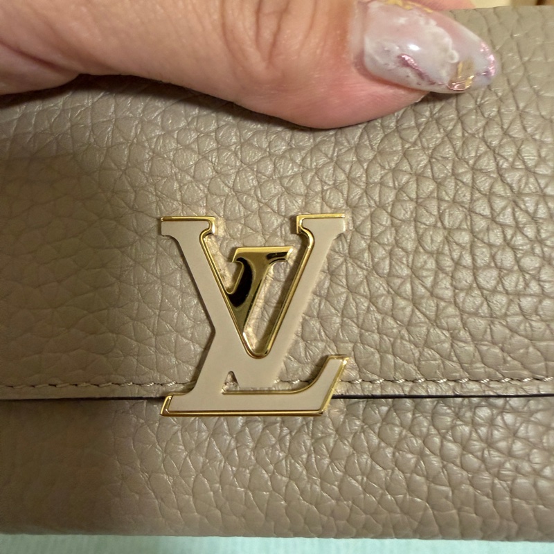 全新 LV Capucines xs 錢包-10