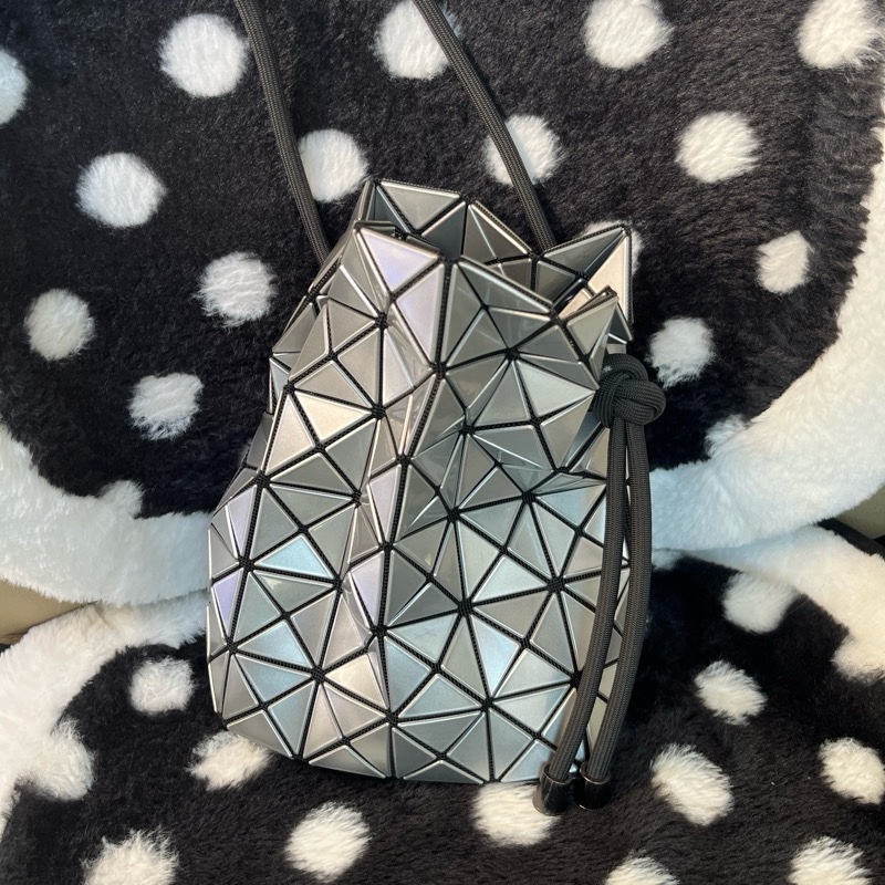 bao bao issey miyake 三宅一生 銀色水桶包-0