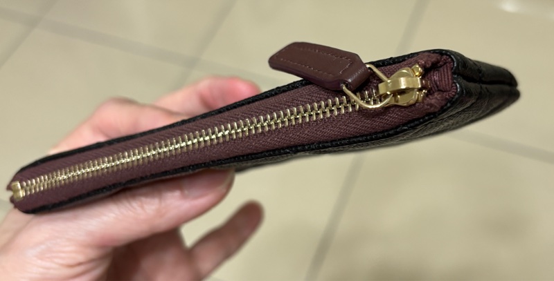 Chanel 黑金一字拉零錢包-5