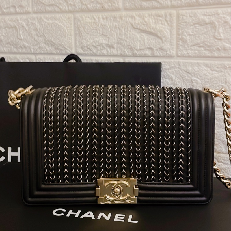 近新平台最低價限量款全配✨ CHANEL 香奈兒 boy限量款黑色牛皮繩皮編織金鍊金釦BOY 25 肩背包 斜背包 兩用包-0