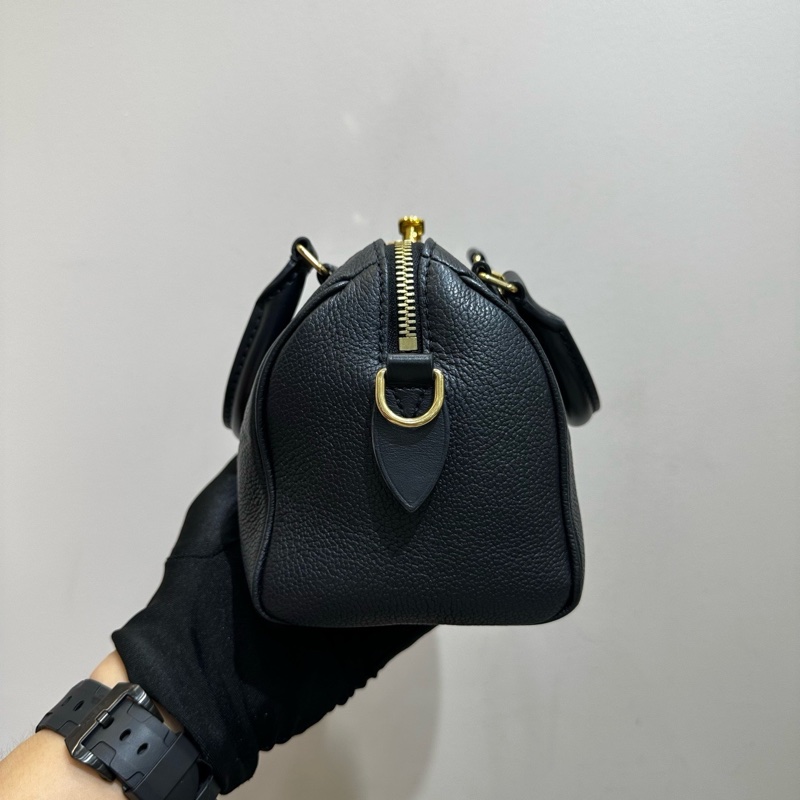 帶票💥 LV/路易威登 Speedy20 黑色壓花枕頭包-8