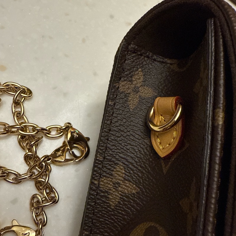 誠可議❤️)LV Wallet On Chain Lily-12