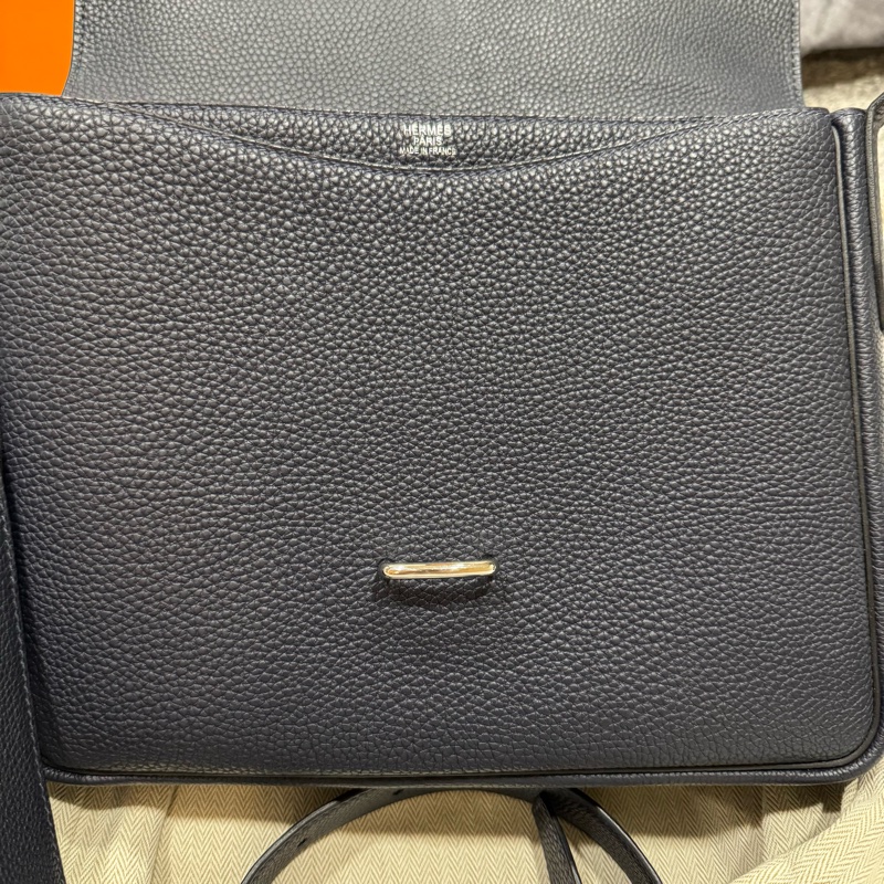 Hermes Steve light junior 郵差包 午夜藍 H082119CK2Z-2