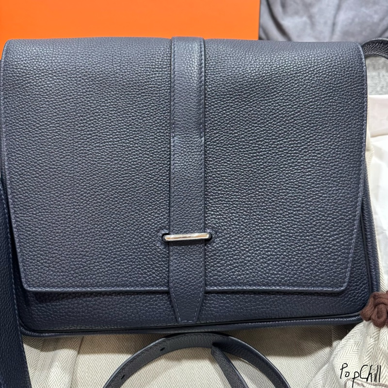 Hermes Steve light junior 郵差包 午夜藍 H082119CK2Z-9