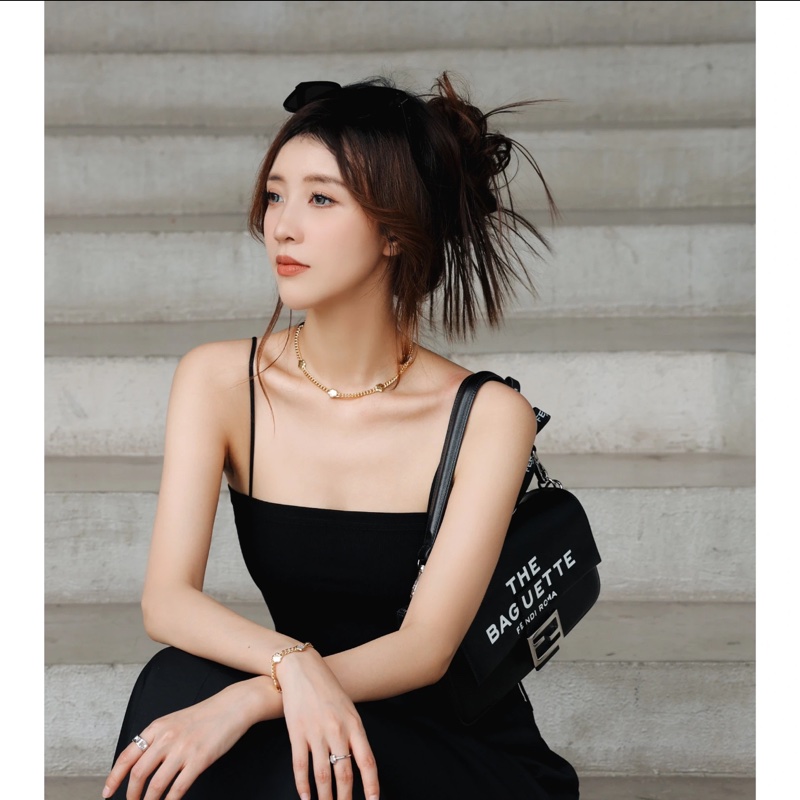 「i-dle 宋雨琦同款｜IVE 安俞真愛用款四折出售中❗️❓」法棍包25周年系列聯名款！耐磨耐用又耐髒，還是大全配呢！-3