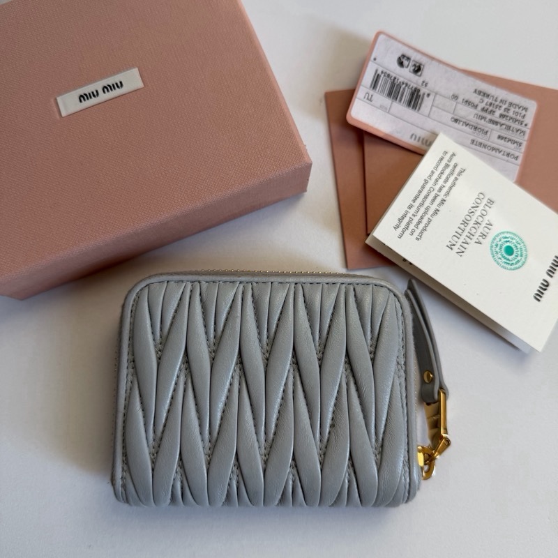 MIU MIU Matelassé 納帕皮革短銀包錢包-1