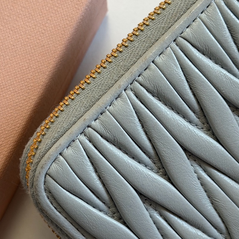 MIU MIU Matelassé 納帕皮革短銀包錢包-8