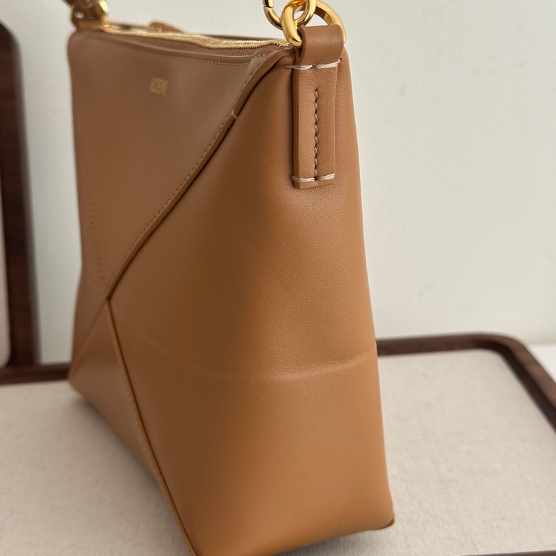 Loewe puzzle fold 棕色 Puzzle Fold pouch in shiny nappa calfskin-10