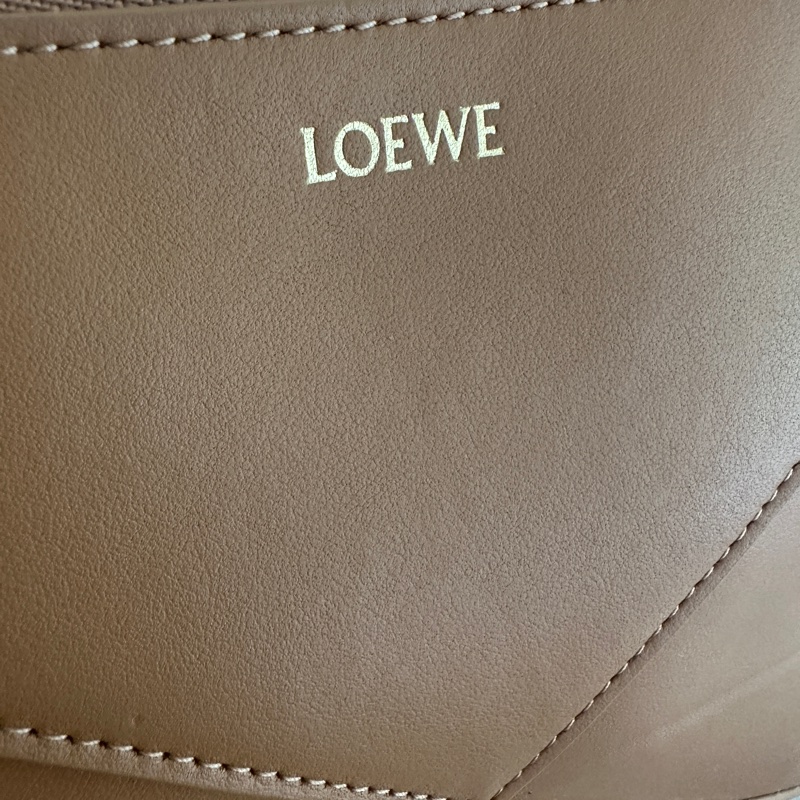 Loewe puzzle fold 棕色 Puzzle Fold pouch in shiny nappa calfskin-13