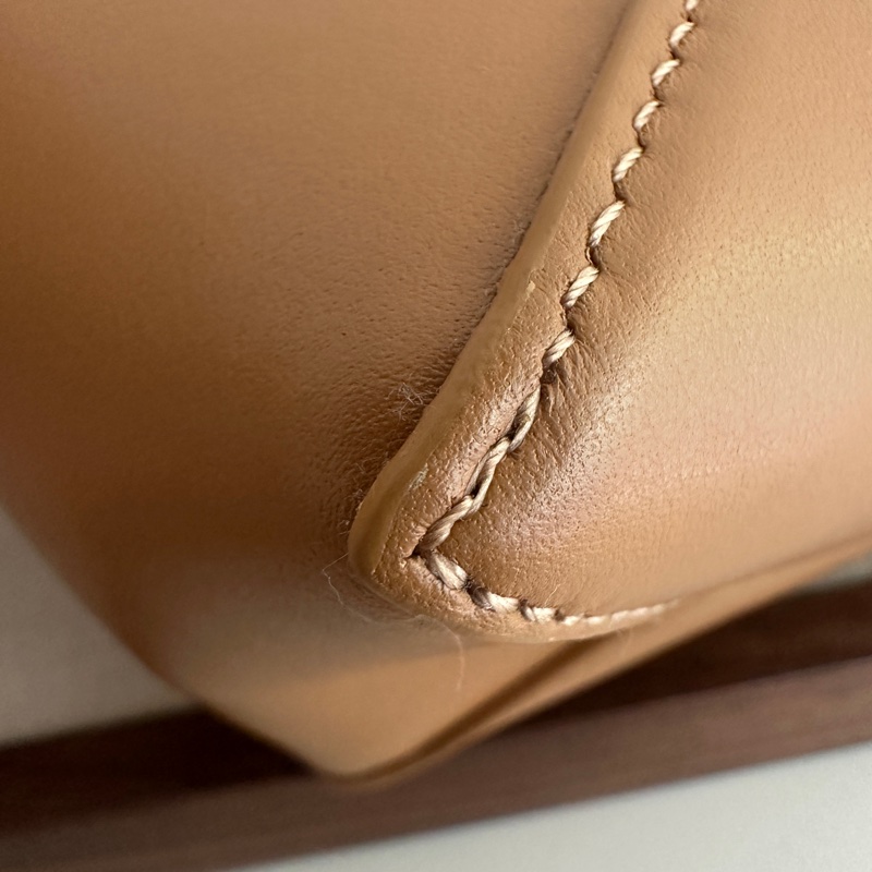 Loewe puzzle fold 棕色 Puzzle Fold pouch in shiny nappa calfskin-14