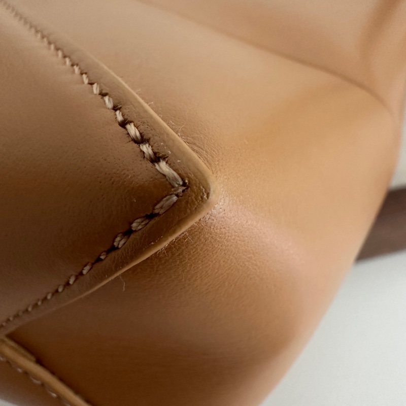 Loewe puzzle fold 棕色 Puzzle Fold pouch in shiny nappa calfskin-16