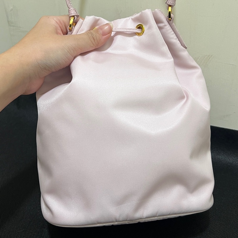 Prada 粉色兩用水桶包-3