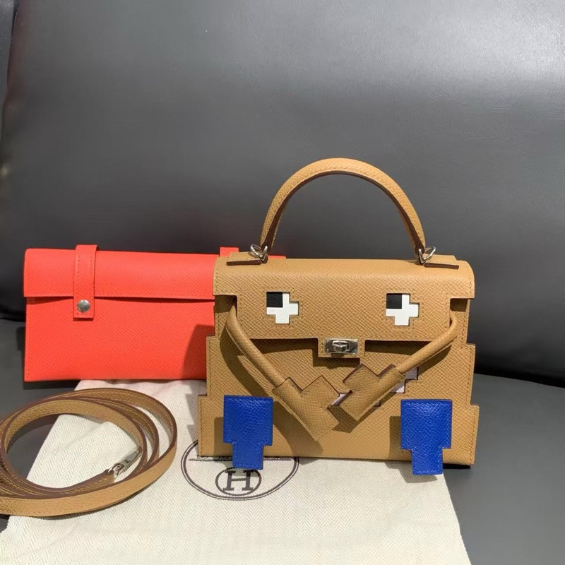 Hermes愛馬仕 Kelly Doll馬賽克娃娃，餅乾色拼德克薩斯粉 w刻-0