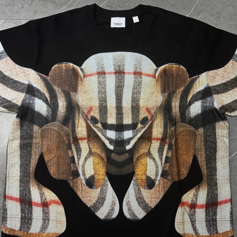 雙11狂歡價🔥經典熊熊上身超可愛！【BURBERRY 巴寶莉】格紋泰迪熊T恤-0