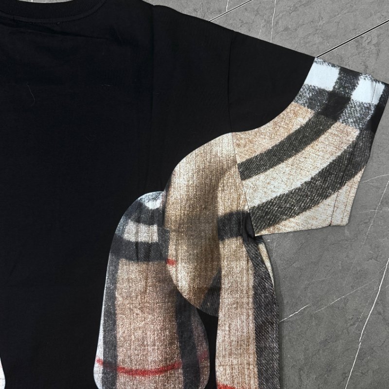 雙11狂歡價🔥經典熊熊上身超可愛！【BURBERRY 巴寶莉】格紋泰迪熊T恤-4