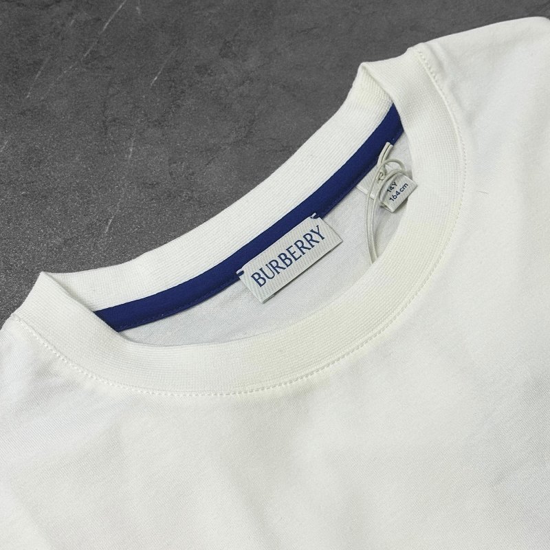 雙11限時折扣 開啟英倫可愛風穿搭｜【BURBERRY 巴寶莉】騎士藍戰馬印花T恤-4
