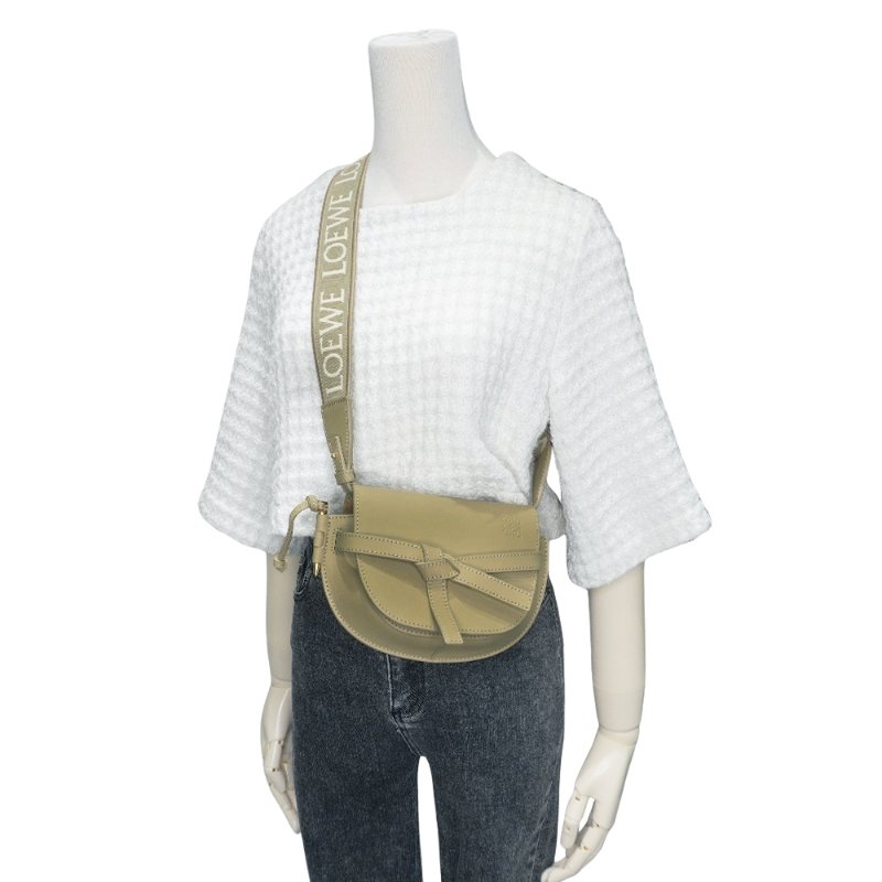 Loewe 展示品 Mini Gate Dual 柔軟小牛皮緹花雙層斜背包(黏土綠)-5