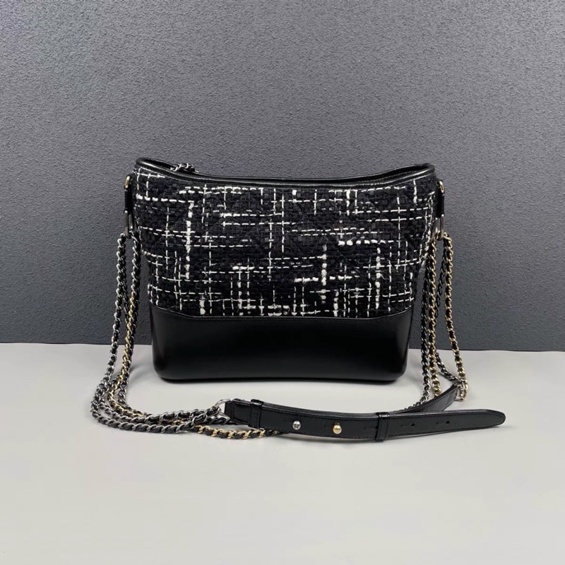 Chanel • Gabrielle 黑白毛呢編織流浪包 中號-4